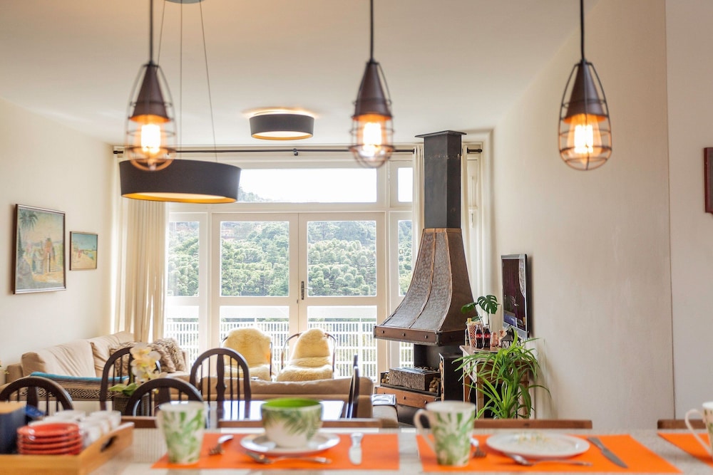 Incrível Vista no Capivari com 4 Quartos e Lareira — 4-Star Luxury Hotel in Campos Do Jordao, Brasil