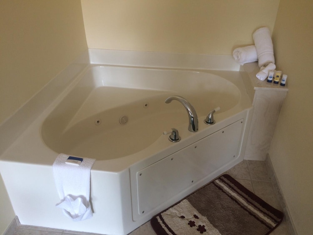 Hurricane Inn - photo 19