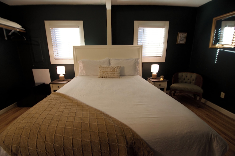 Inn at Oriental - photo 26