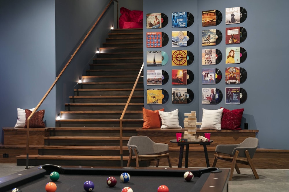 Moxy Nashville Vanderbilt Area - photo 2