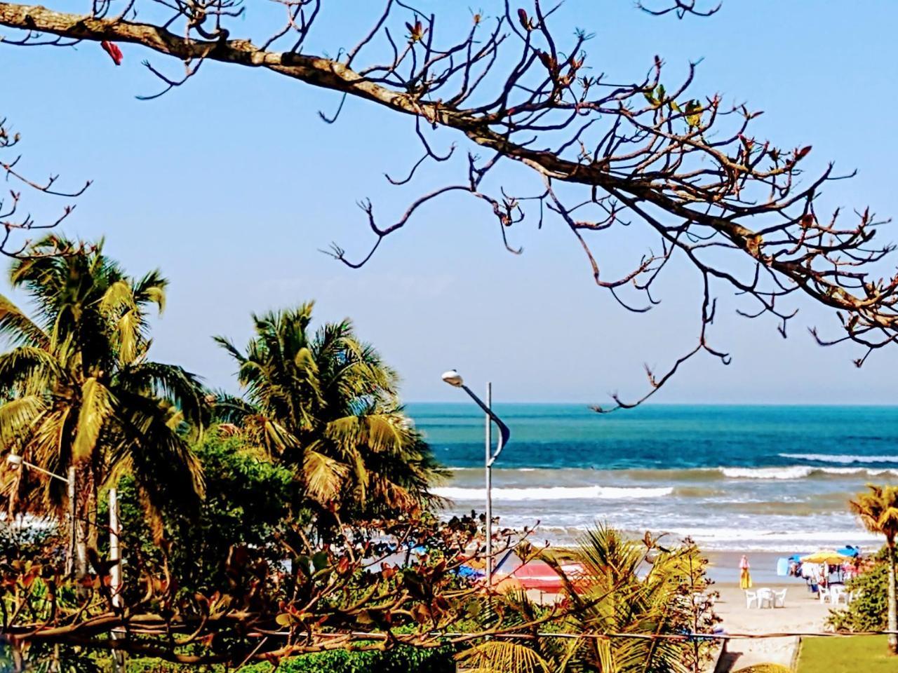 Residencial Praia Bertioga Pe Na Areia in Bertioga, Brasil