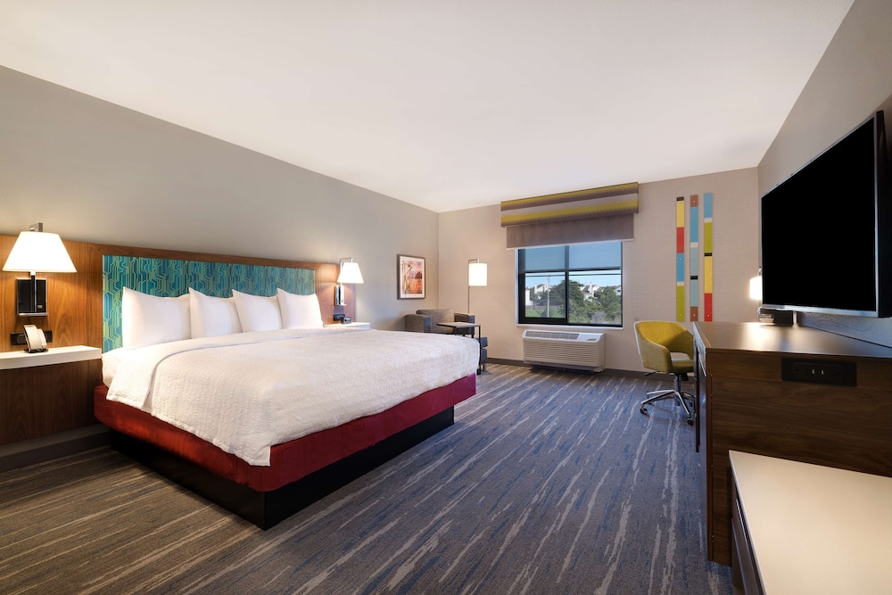 Hampton Inn & Suites by Hilton Marina - photo 17