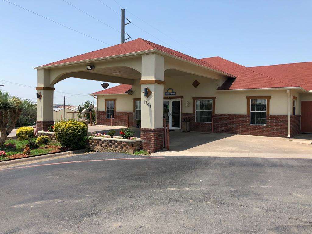 Days Inn by Wyndham Gainesville - photo 4