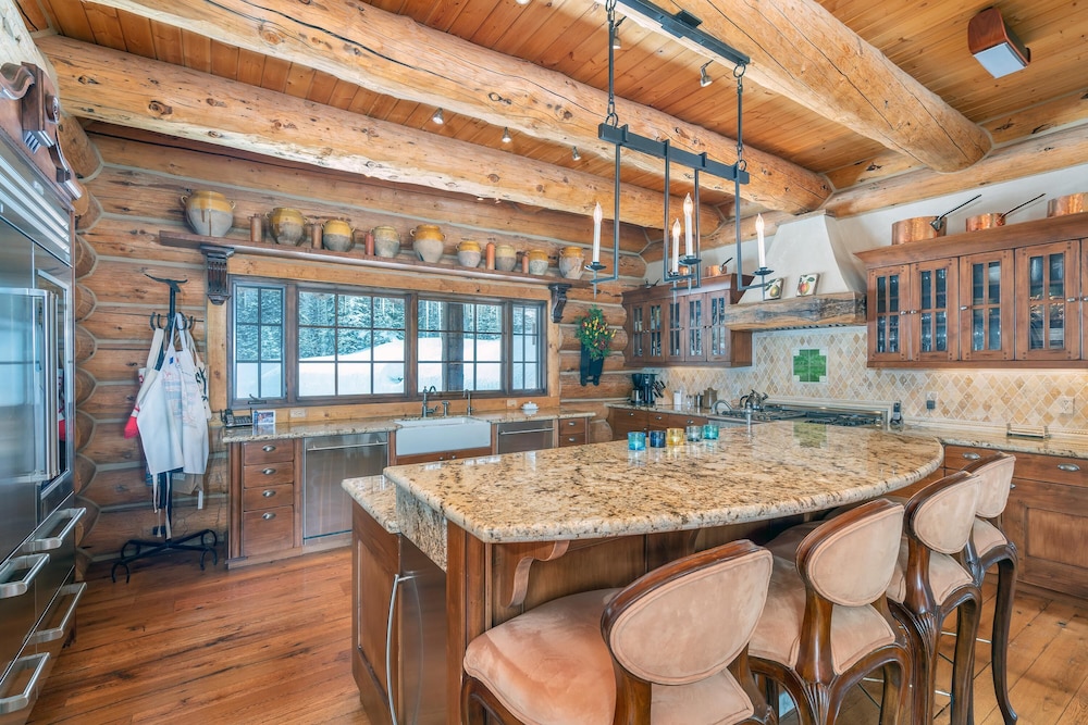 Hilltop Hideaway Expansive Views From This Private Estate Hot Tub Pool Table - photo 23