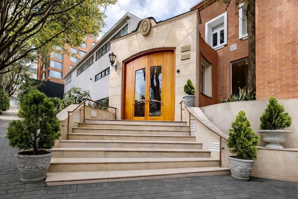 Hotel Portón de la Cabrera — 4-Star Luxury Hotel in Bogota, Colombia