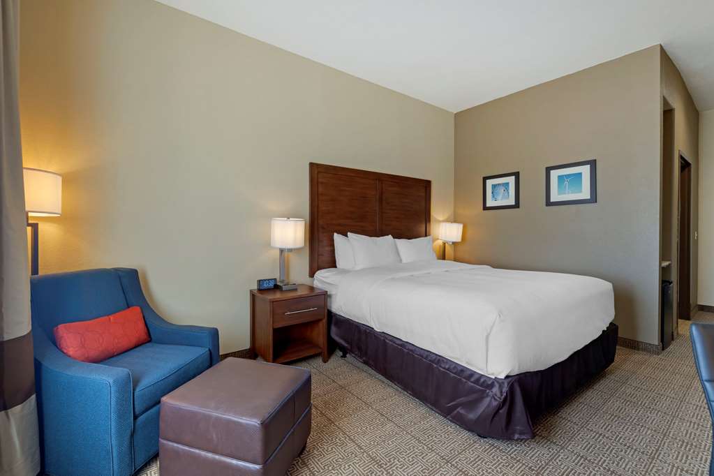 Comfort Inn & Suites Harrah - photo 10