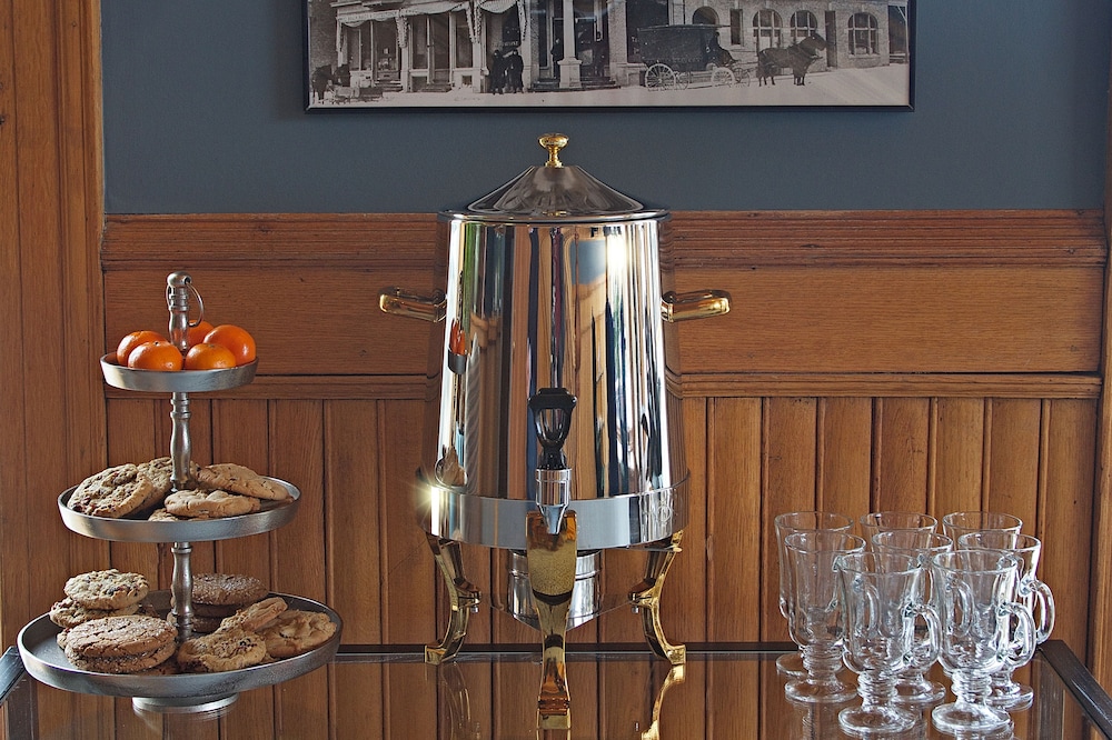 The Audubon Inn - photo 6