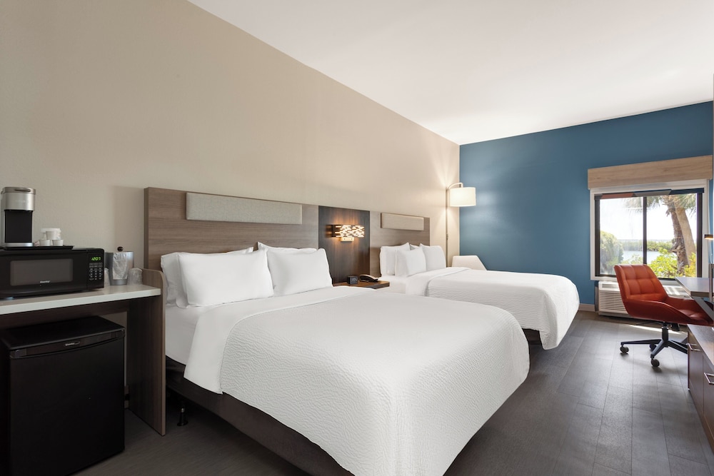 Holiday Inn Express Hotel & Suites Tampa Rocky Point Island by IHG - photo 11
