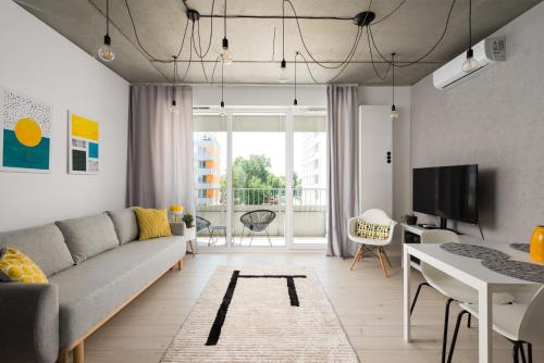 Lotnisko Chopina Stylish Studio by BookingHost — 4-Star Luxury Hotel in Warsaw, Poland