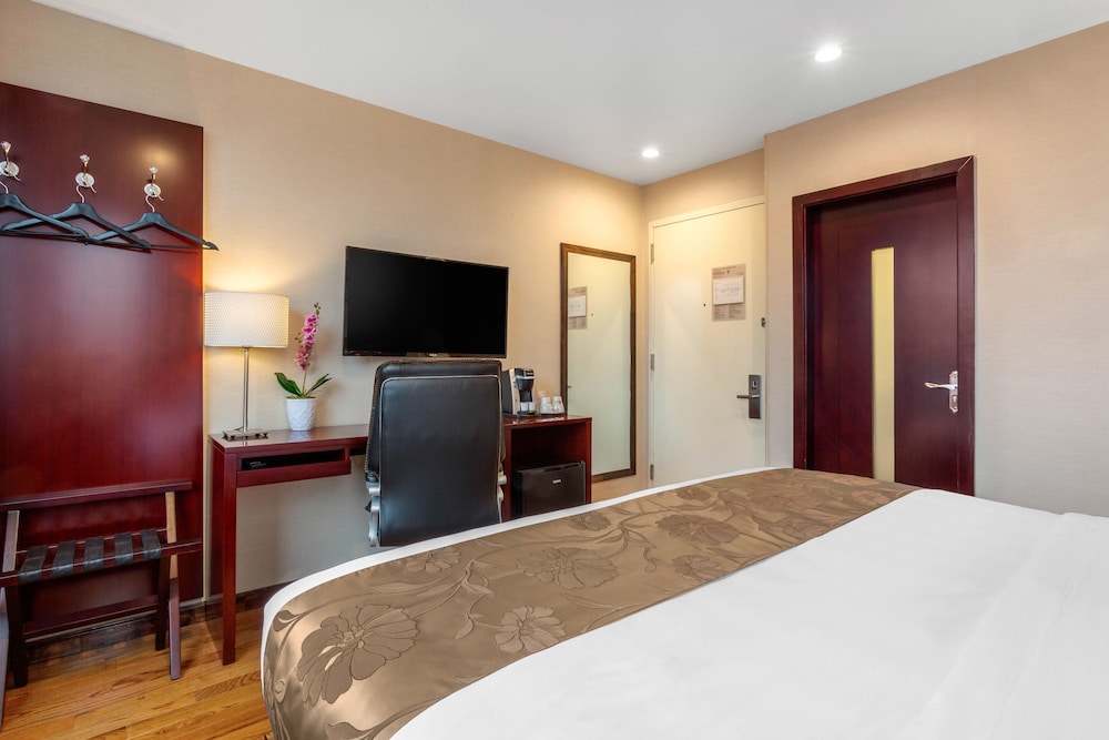 The L Hotel Brooklyn NY - photo 9