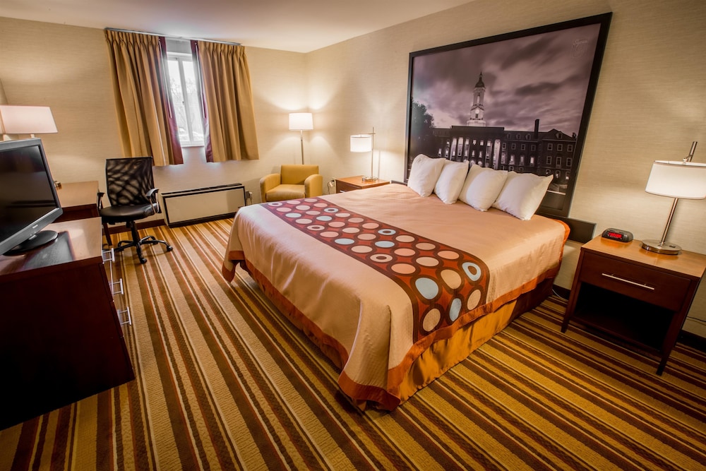 Super 8 by Wyndham State College - photo 4