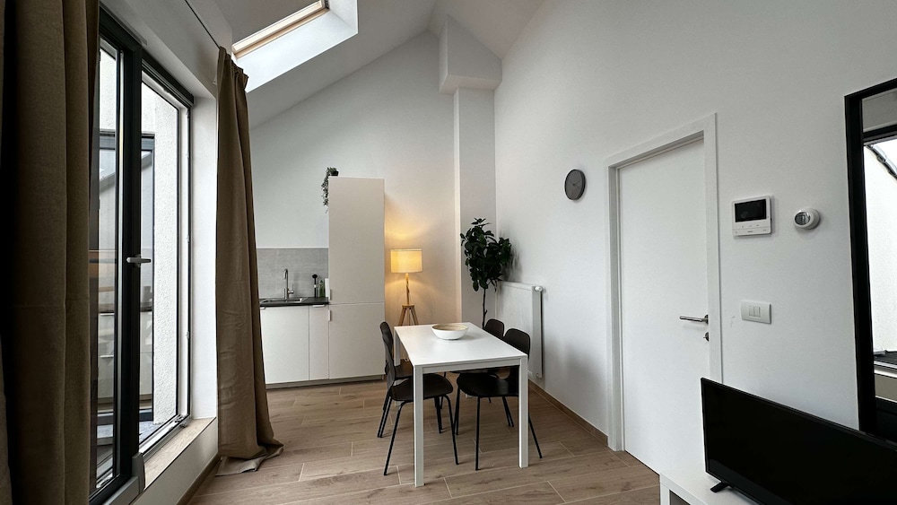 Luxury 1BR Near Fashion District by Oneluxstay — Antwerpen — photo 5