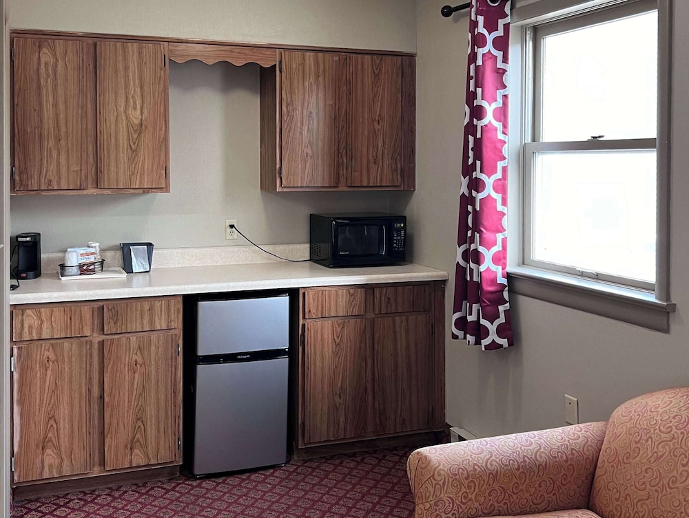 Rodeway Inn & Suites Hershey Chocolate Avenue - photo 34