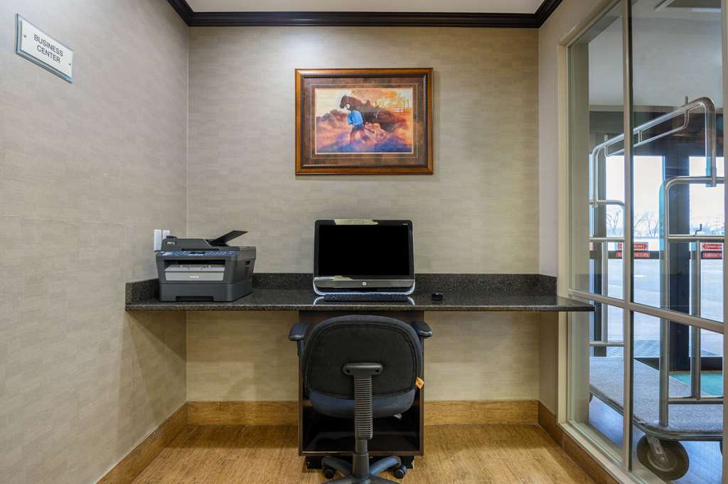 La Quinta Inn & Suites by Wyndham Glendive - photo 46