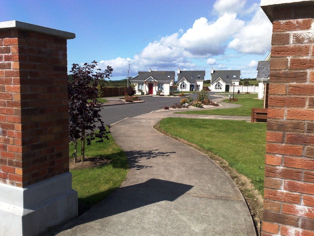 Grange Cove Holiday Homes — 4-Star Luxury Hotel in Rosslare, Republic of Ireland
