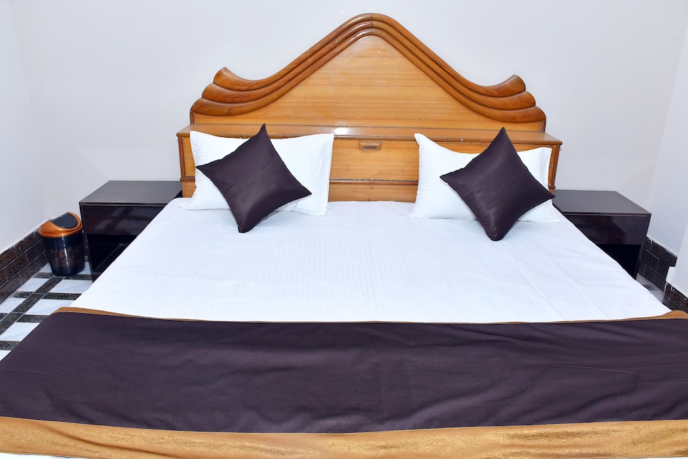 Hotel Aalishan Garden in Bareilly, India