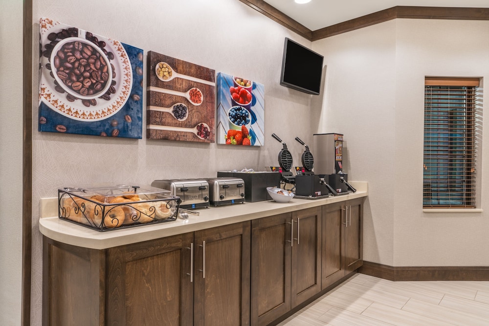 Staybridge Suites Anchorage by IHG - photo 42