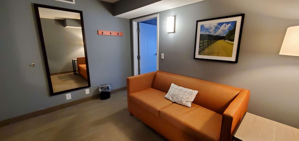 Hampton Inn Hillsville - photo 31