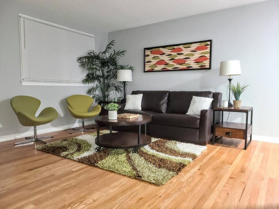 Fantastic 3BR Close to Botanical Gardens and Airport — 4-Star Luxury Hotel in Norfolk, United States