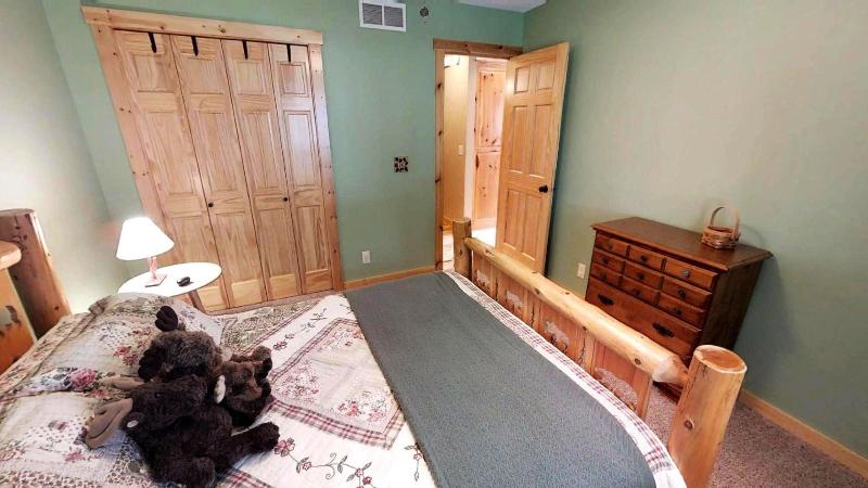 Lakefront Hideaway - photo 15