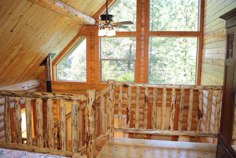 Hearthstone Elegant Lodge by the River - photo 8