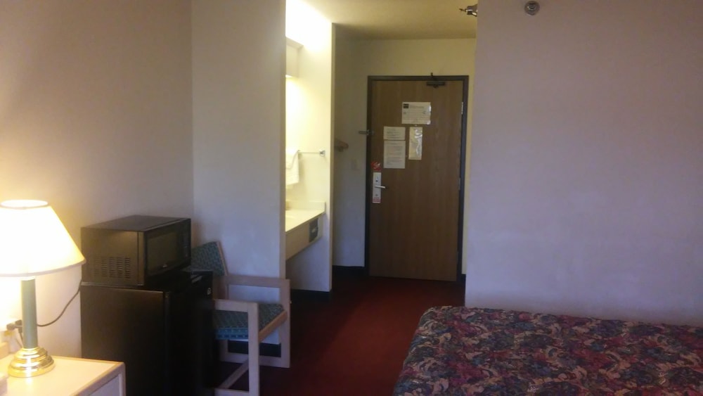 Bilmar Inn & Suites Dell Rapids Near Sioux Falls - photo 83