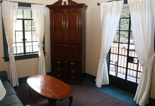 The Historic Brook Forest Inn - photo 5