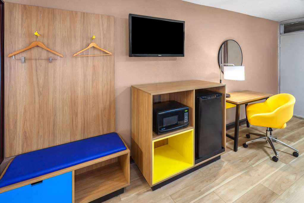 Days Inn by Wyndham Shelby - photo 17