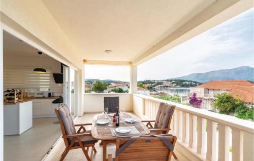 Three Bedroom Apartment In Lumbarda — 4-Star Luxury Hotel in Lumbarda, Croatia
