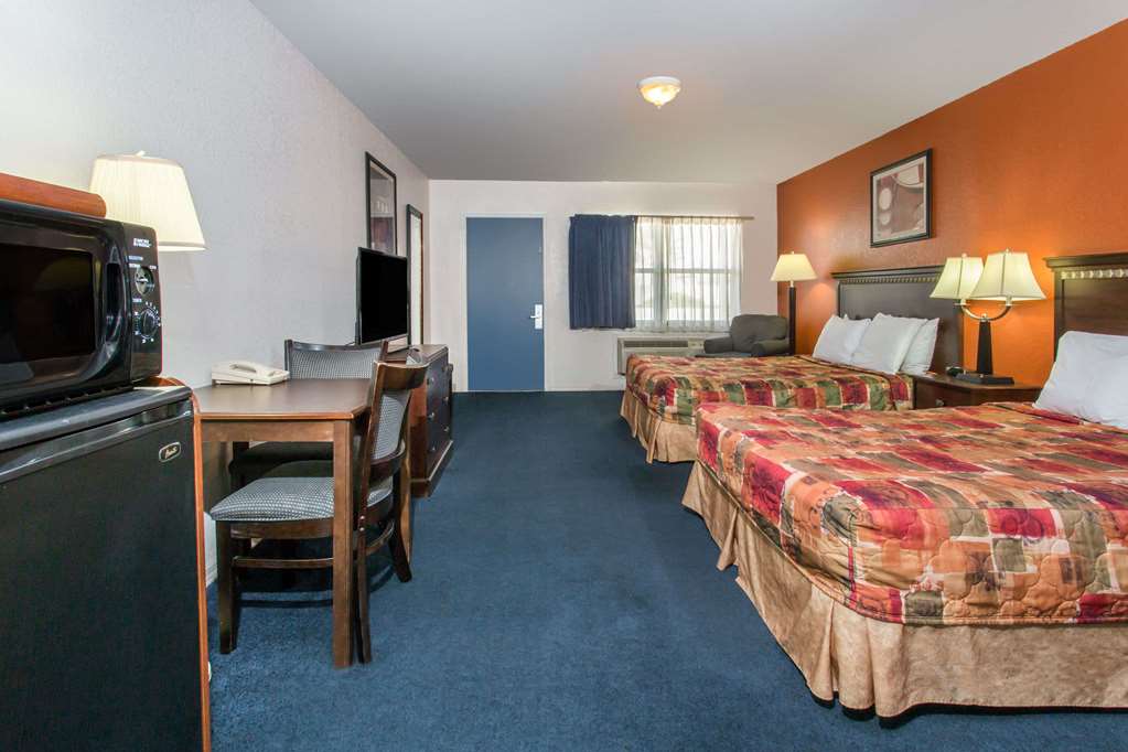 Knights Inn Arcadia - photo 7