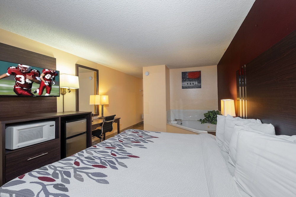 Red Roof Inn Valdosta University - photo 17