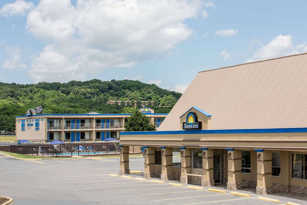 Days Inn by Wyndham Staunton - featured photo