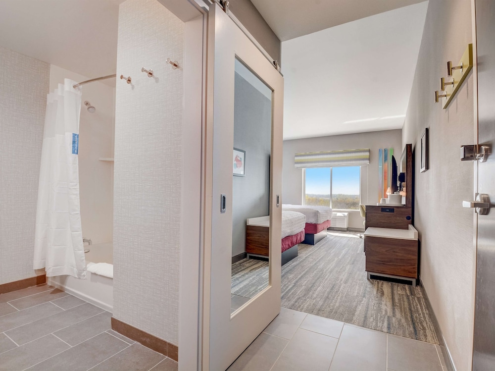 Hampton Inn and Suites Williamstown Ark Encounter - photo 27
