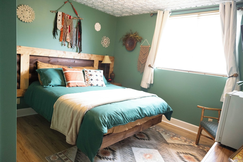 Monroe Street Suites - photo 15