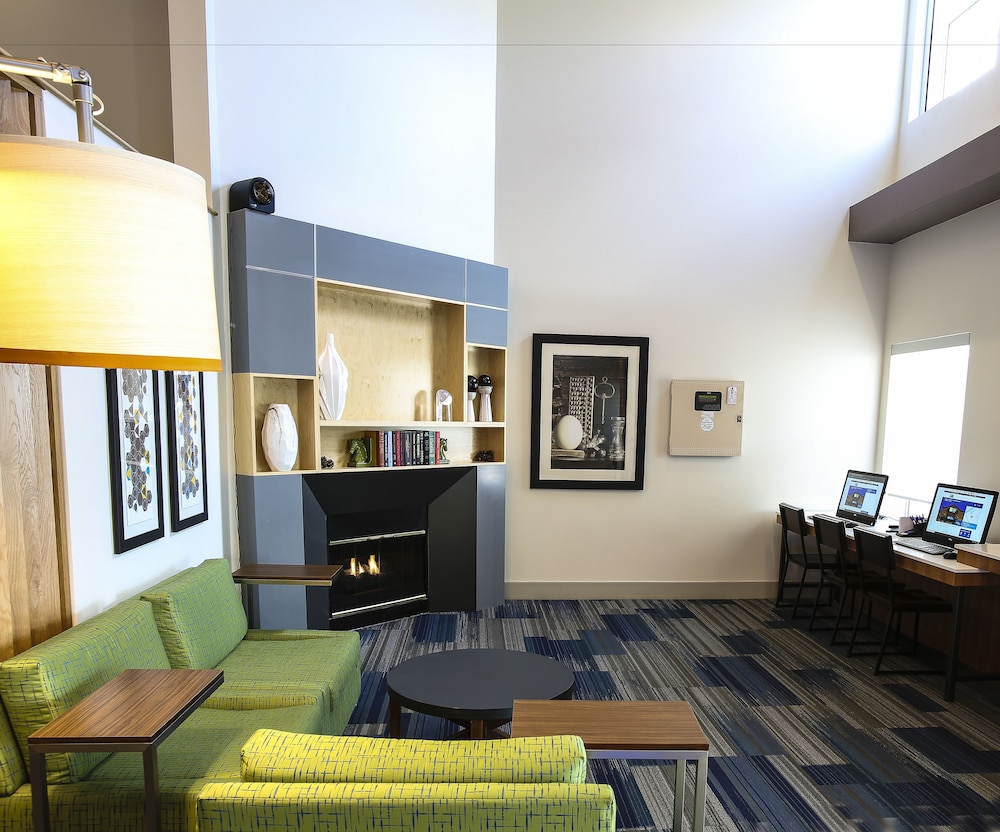 Holiday Inn Express Hotel & Suites Phoenix Airport by IHG - photo 28