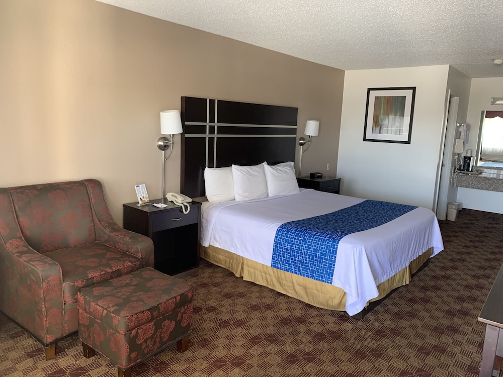 Travelodge by Wyndham Killeen Fort Hood - photo 4