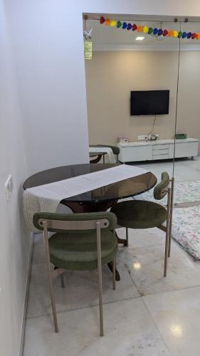 Cozy & Comfy Room 1BHK great location