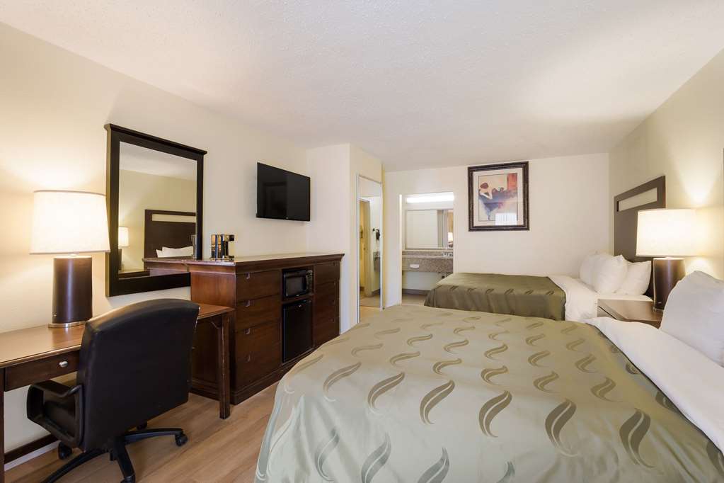 Quality Inn & Suites Conference Center Statesboro Historic District - photo 12