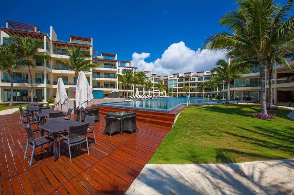 Elements GH01 by Tripintravel — 4-Star Luxury Hotel in Playa Del Carmen, Mexico