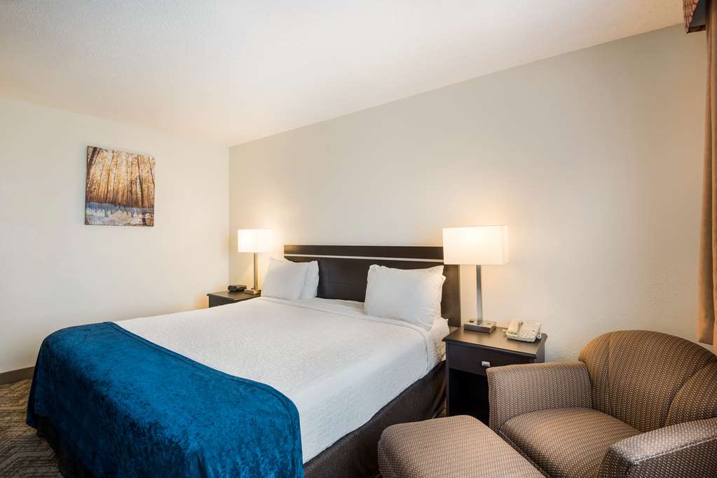 Best Western Mt. Pleasant Inn - photo 27