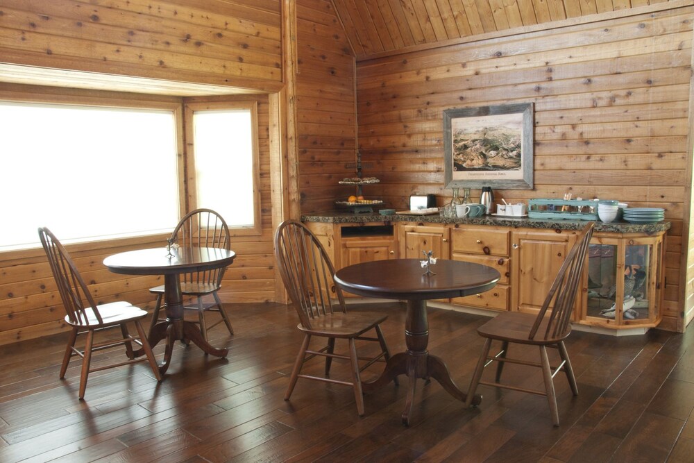Fin and Feather Inn - photo 15