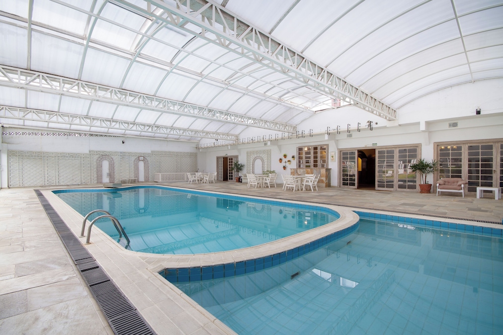 Hotel Chateau — 4-Star Luxury Hotel in Campos Do Jordao, Brasil