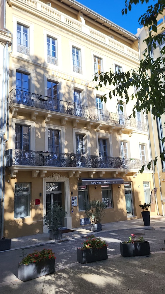 Square Hôtel - carbon neutral hotel in Nimes
