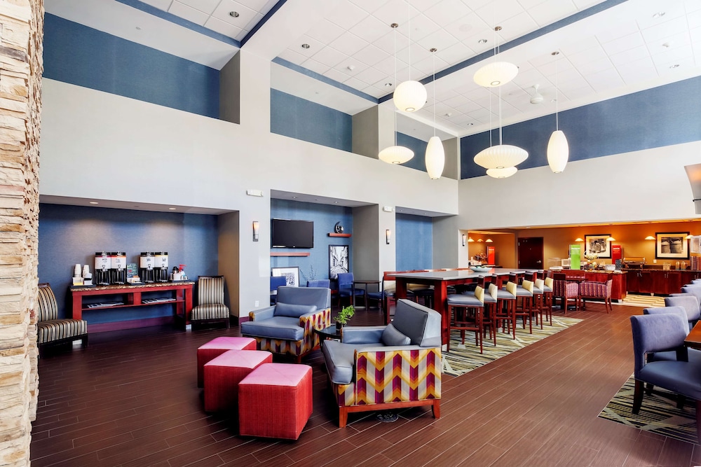 Hampton Inn & Suites Poughkeepsie - photo 3