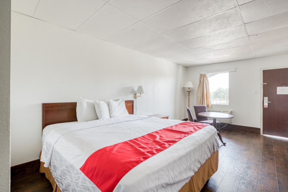 OYO Hotel San Antonio Lackland Air Force Base West - photo 7