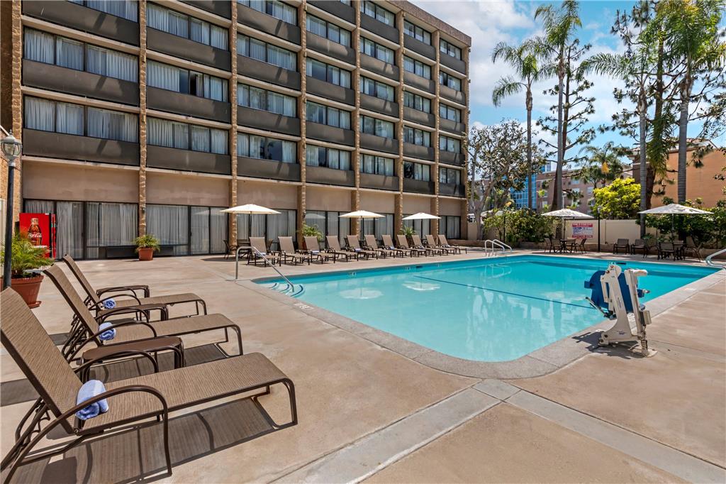 Clarion Hotel Anaheim Resort - photo 29