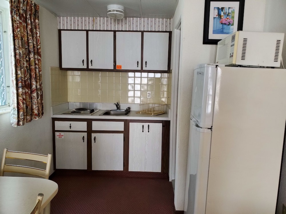 Ivan Hoe Motel - photo 16