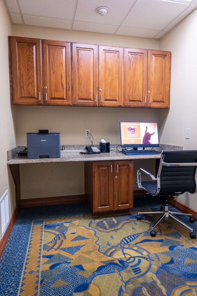 Hampton Inn Alice - photo 41