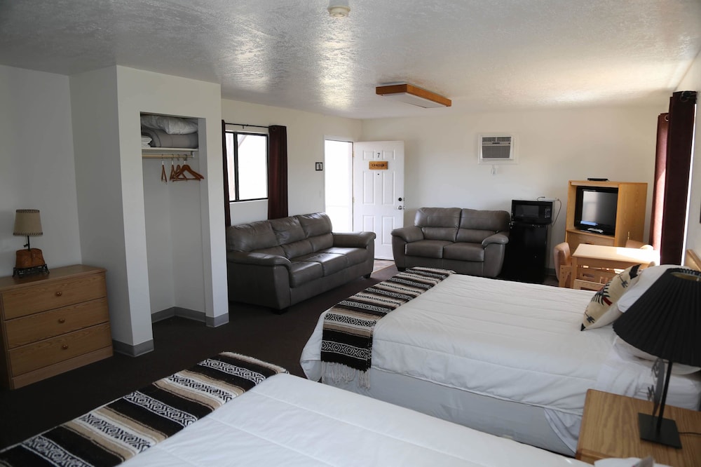 The Riverside Ranch RV Park Motel & Campground - photo 12