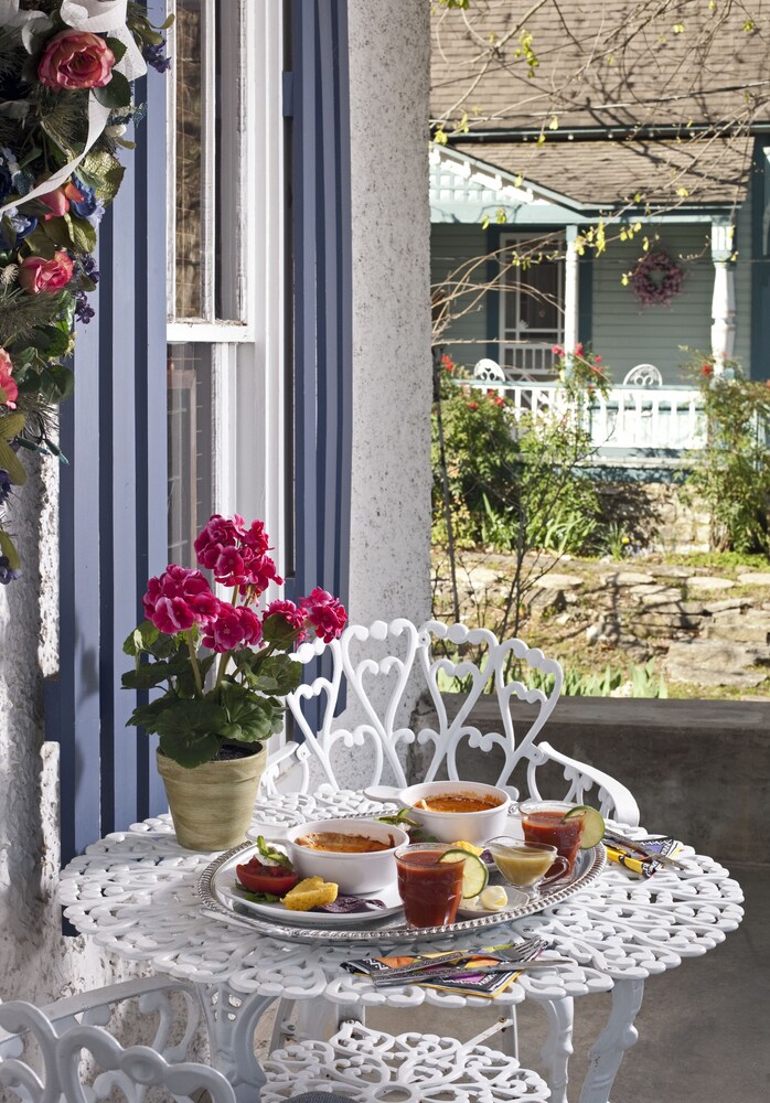 Cliff Cottage Inn Victorian B&B and Boutique Hotel - photo 22